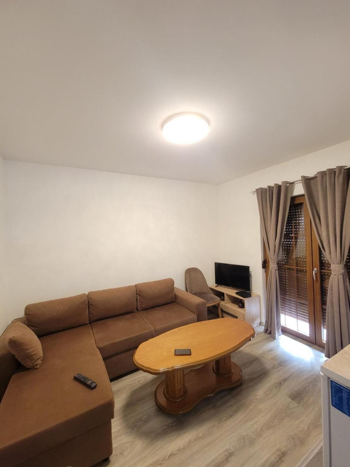 Eleon Motel Брезовица Экстерьер фото