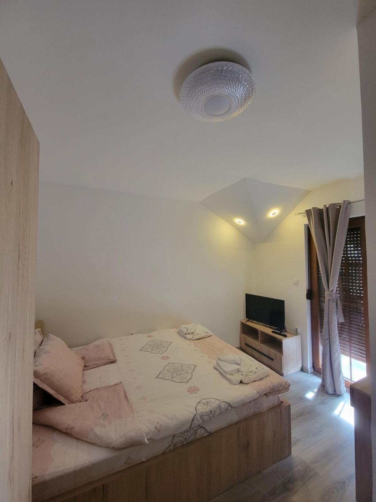 Eleon Motel Брезовица Экстерьер фото