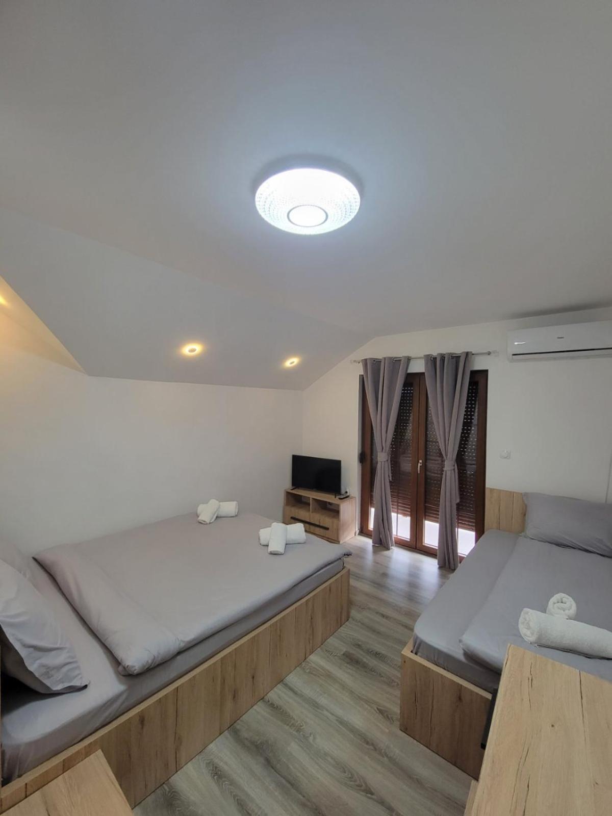 Eleon Motel Брезовица Экстерьер фото